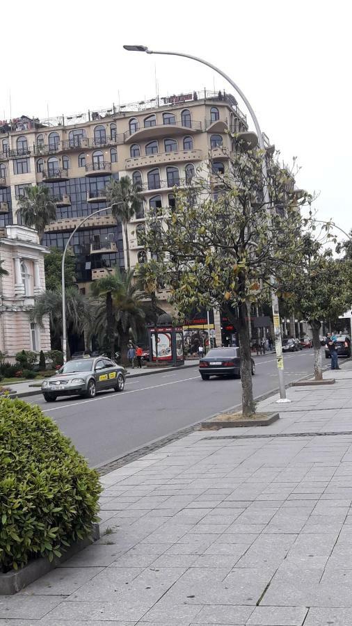 Apartament In The Centre Batumi Kültér fotó