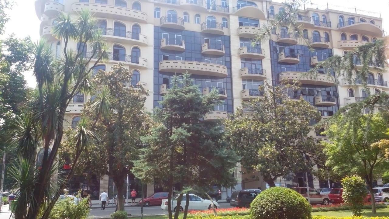 Apartament In The Centre Batumi Kültér fotó